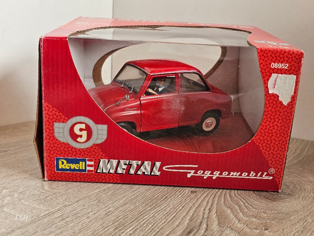 SALE: Goggomobil T250, met bestuurder, rood, REVELL 08952., Ophalen of Verzenden, Zo goed als nieuw, Auto, Revell