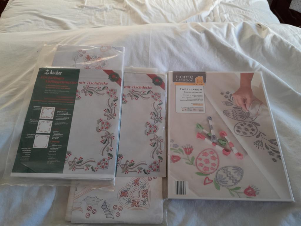 3 tafel laken  ronde per stuk 5 euro en  3 voor 15 euro moo, Ophalen of Verzenden