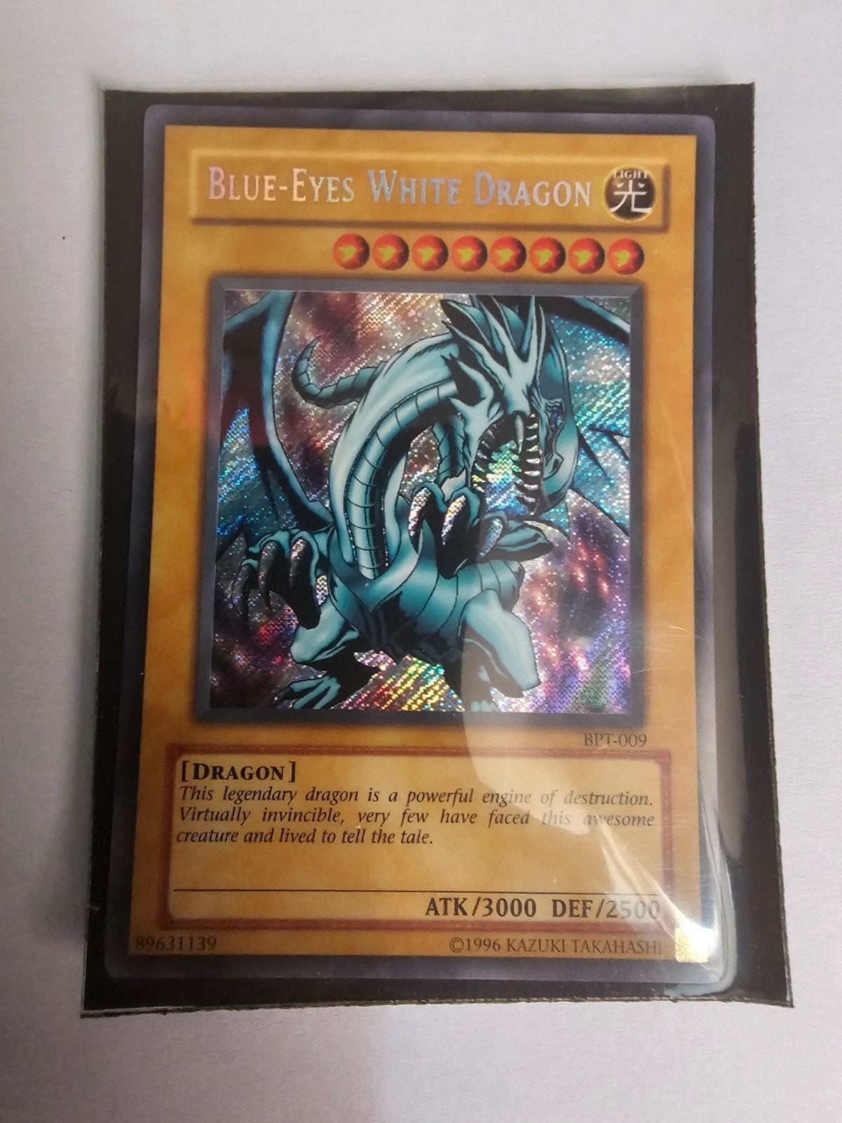 Yu-Gi-Oh! Blue-Eyes White Dragon BPT-009 - Graded, Hobby en Vrije tijd, Verzamelkaartspellen | Yu-gi-Oh!, Verzenden, Zo goed als nieuw