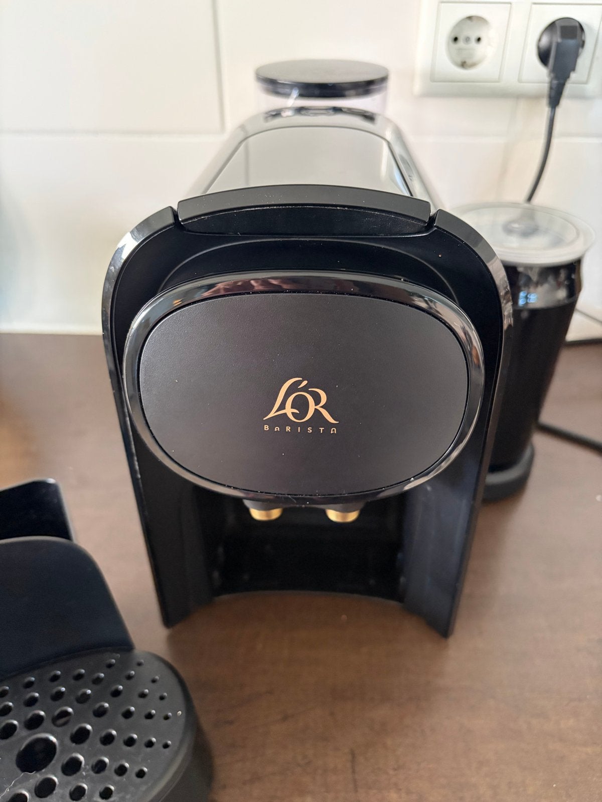 L'OR Barista Koffiemachine met Melkopschuimer, Koffiemachine, Ophalen of Verzenden, Zo goed als nieuw, 2 tot 4 kopjes