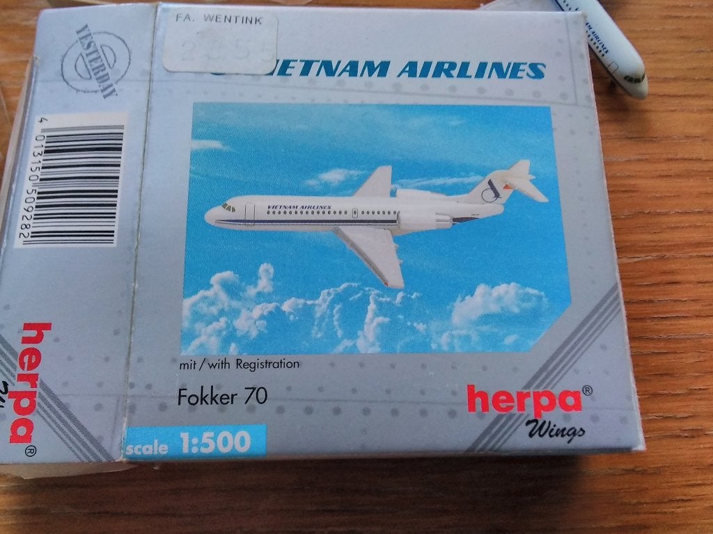 Herpa Wings Fokker 70 Vietnam Airlines Schaalmodel 1:500, Verzamelen, Ophalen of Verzenden, Zo goed als nieuw, Schaalmodel