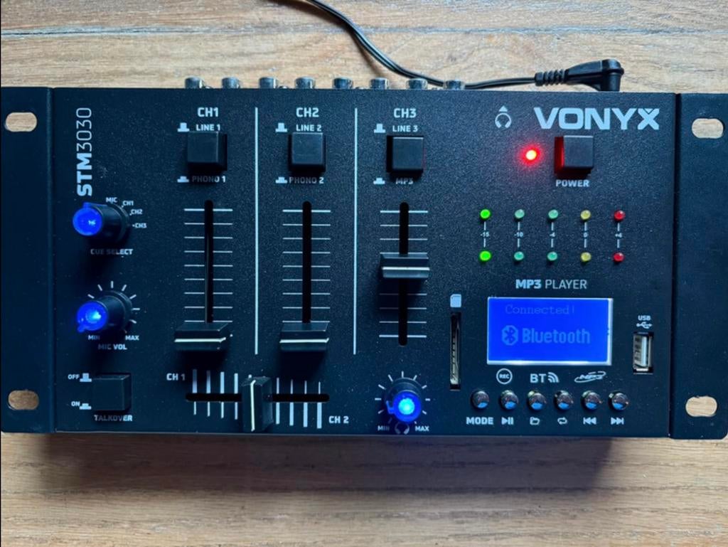 VONYX MIXER 4 kanaal met usb, Muziek en Instrumenten, Mengpanelen, Ophalen of Verzenden, Zo goed als nieuw, Minder dan 5 kanalen