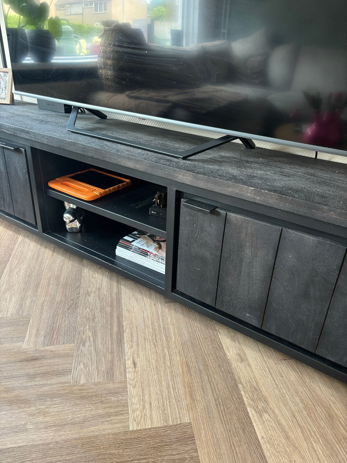 Tv meubel van mangohout en staal - 180 cm, Ophalen, Zo goed als nieuw, Overige houtsoorten, 150 tot 200 cm