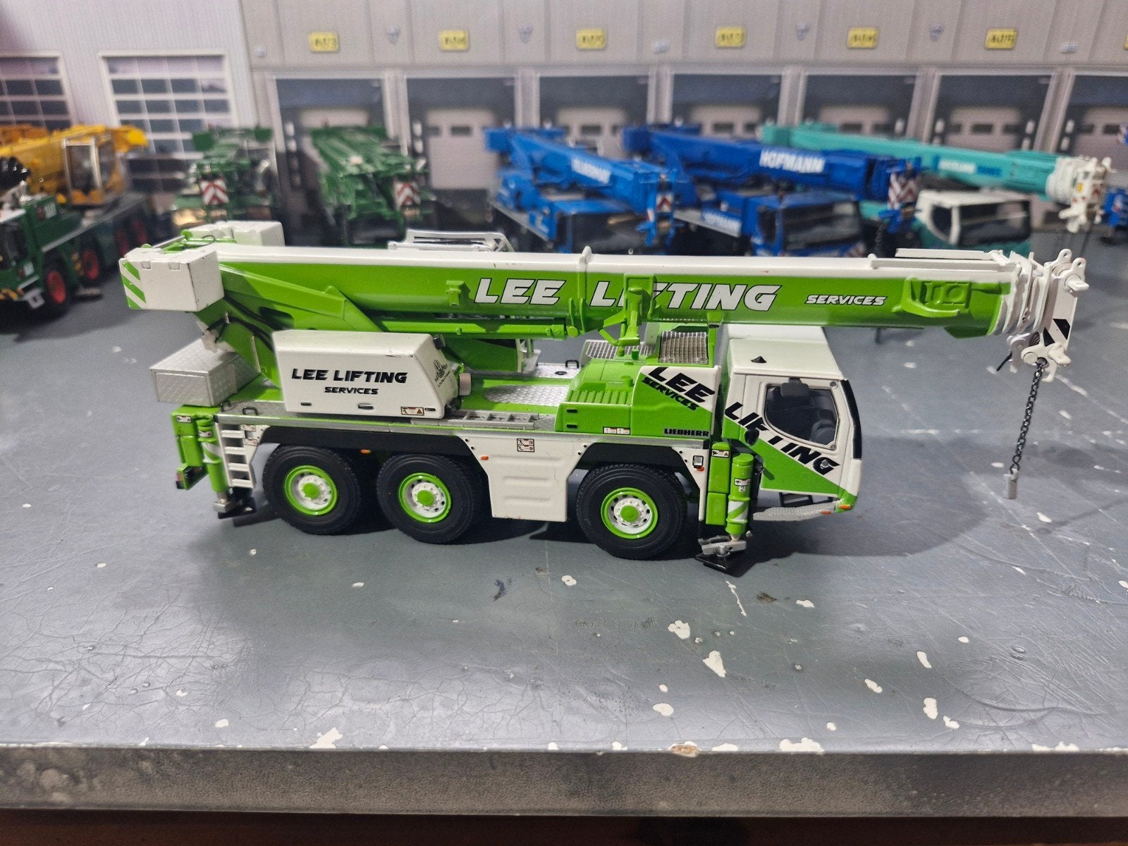 Liebherr ltm 1050 wsi  lee lifting, Hobby en Vrije tijd, Modelauto's | 1:50, Ophalen of Verzenden, Zo goed als nieuw, Hijskraan, Tractor of Landbouw