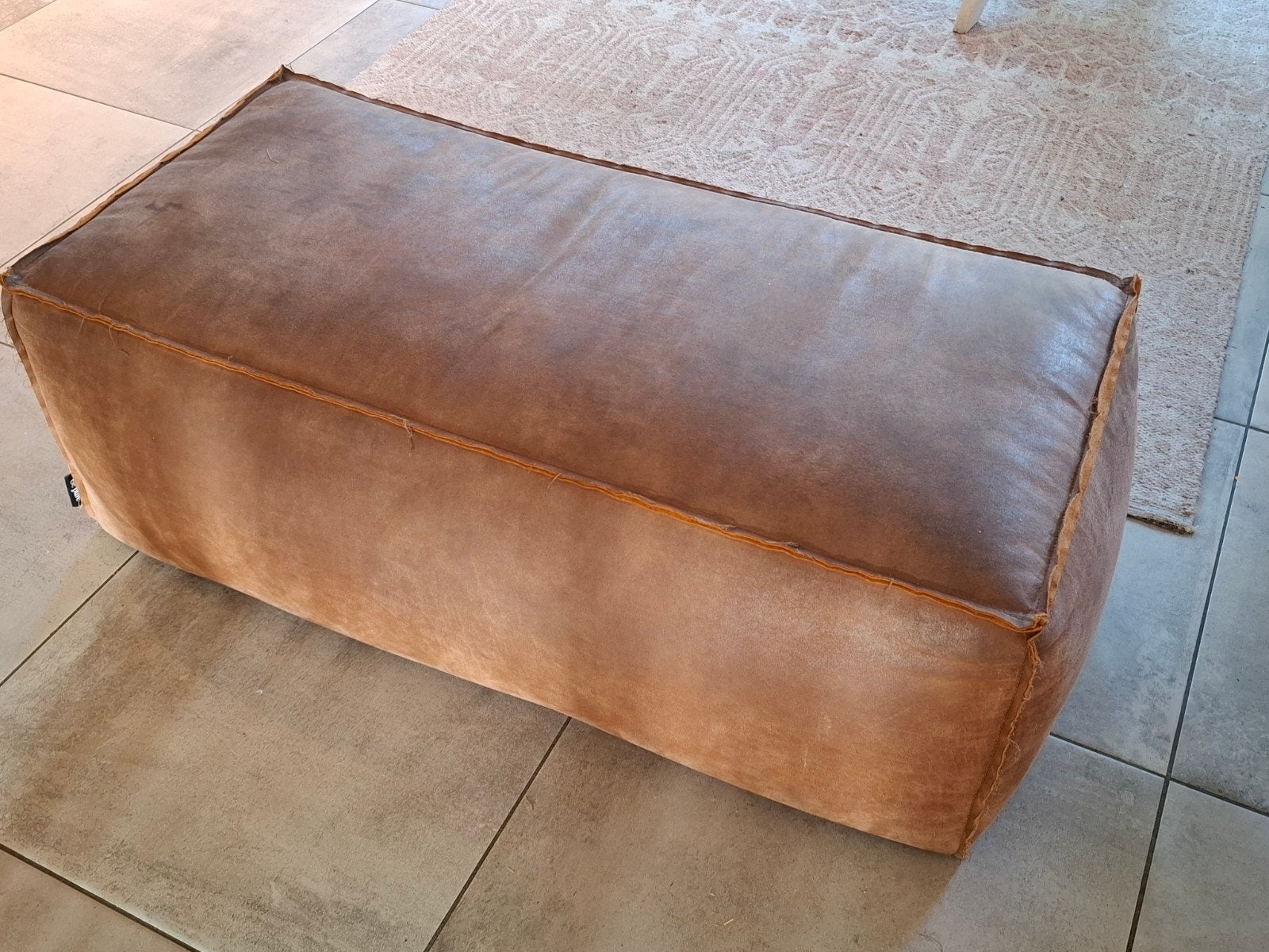 Be Pure poef, cognac kleurig, Ophalen, Modern, Industrieel, 100 tot 125 cm, Zo goed als nieuw