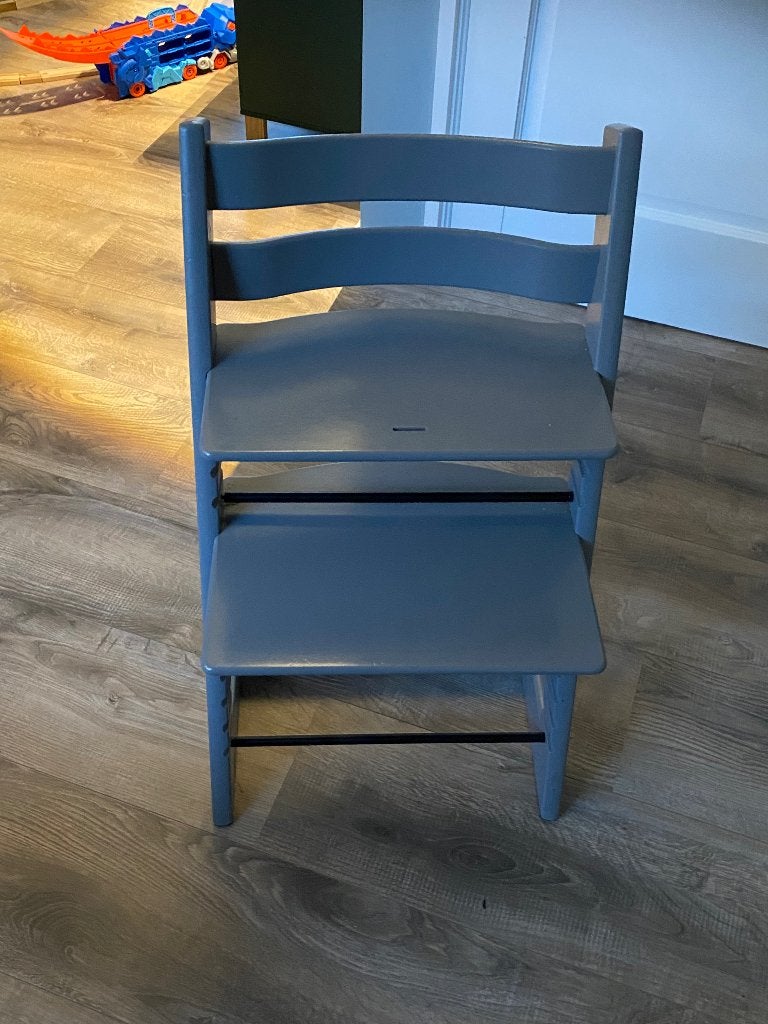 Grijze Tripp Trapp stoel van Stokke., Kinderen en Baby's, Kinderstoelen, Ophalen, Gebruikt, Meegroeistoel