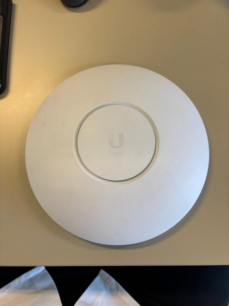 Ubiquiti UniFi 6 Long-Range - Access Point, Computers en Software, Accesspoints, Ophalen of Verzenden, Zo goed als nieuw, Ubiquiti UniFi