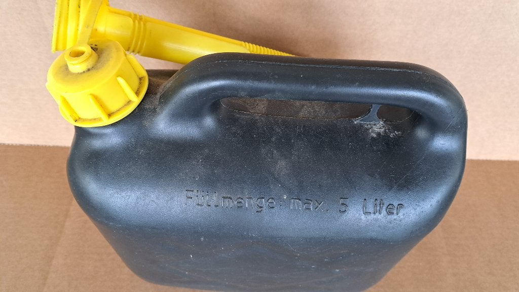 Jerrycan 5 liter met schenktuit - ideaal voor pech onderweg, Ophalen, Nieuw