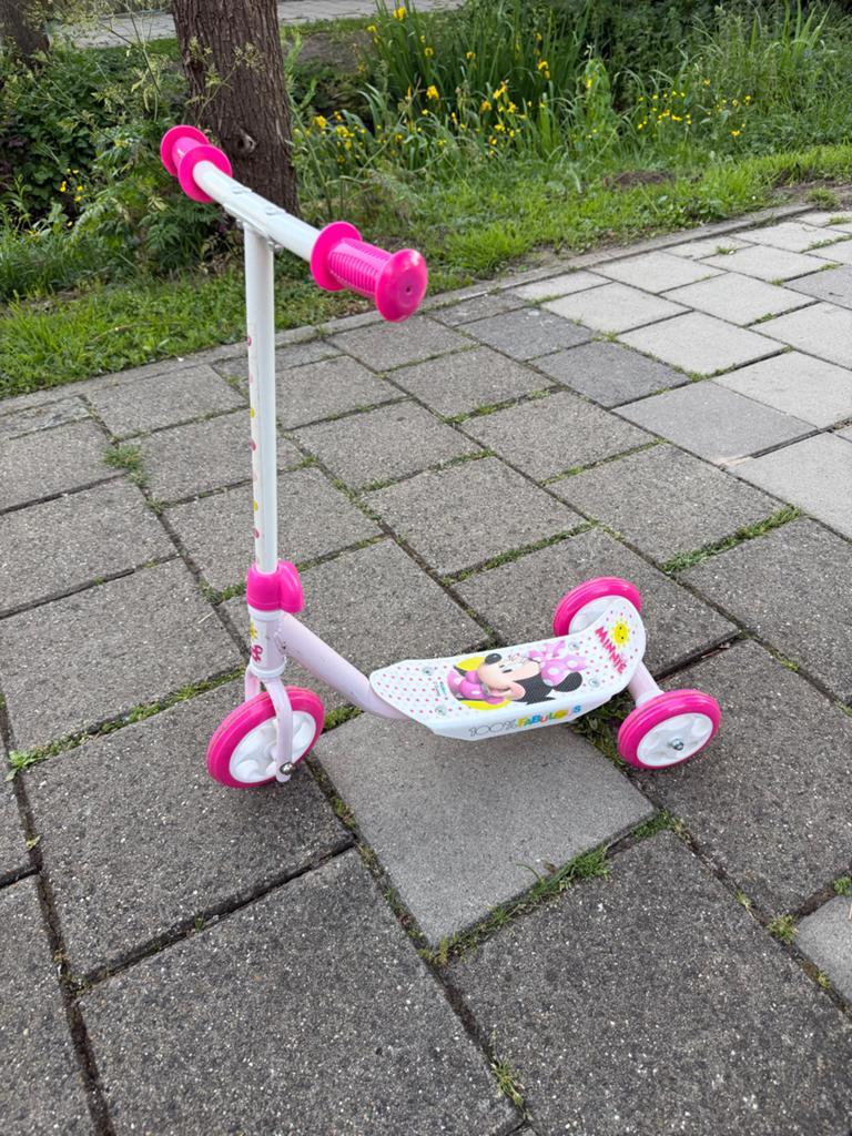 Leuke roze meisjes step met Minnie Mouse, Ophalen, Gebruikt, Gewone step