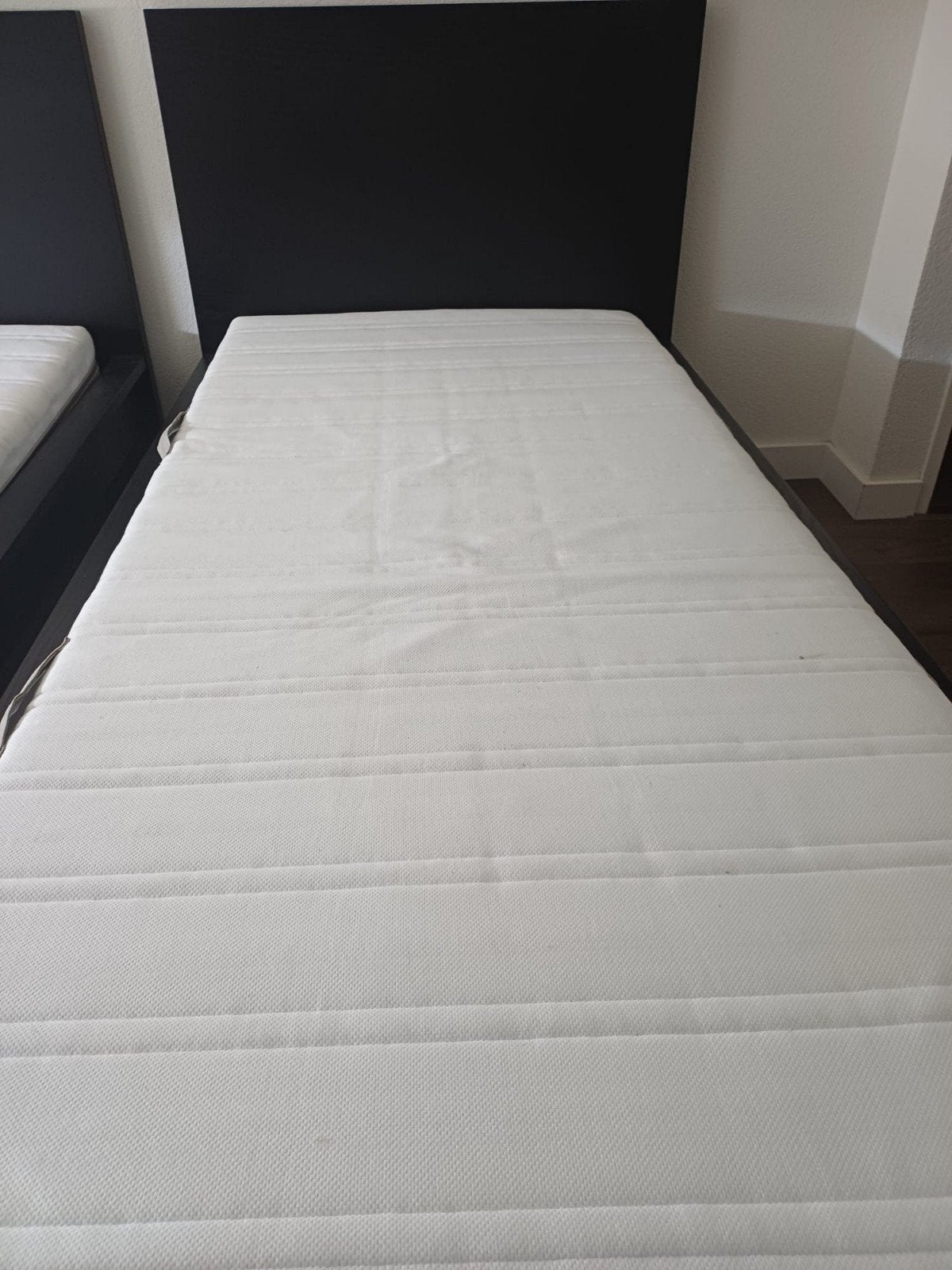 IKEA MALM 1-persoonsbed inclusief matras en lattenbodem, Ophalen, Zo goed als nieuw, Eenpersoons, 90 cm