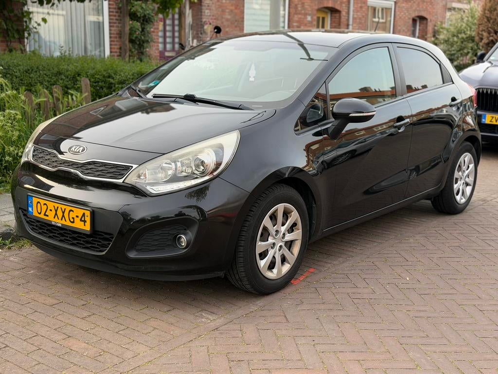 Kia Rio 1.2 CCVT Super Pack 5DRS NAP Cruise Keyless NL Auto, Auto's, Euro 5, 40 €/maand, Zwart, 4 cilinders