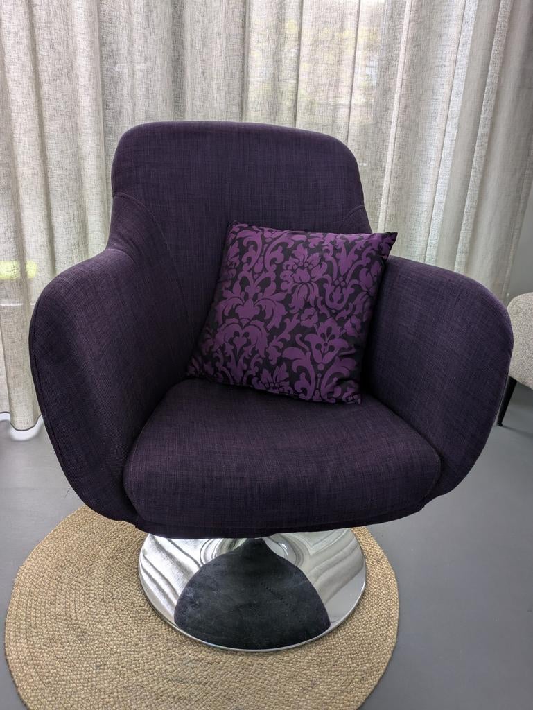 Comfortabele paarse draaistoel incl sierkussen, Huis en Inrichting, Stoelen, Ophalen, Gebruikt, Overige kleuren, Eén