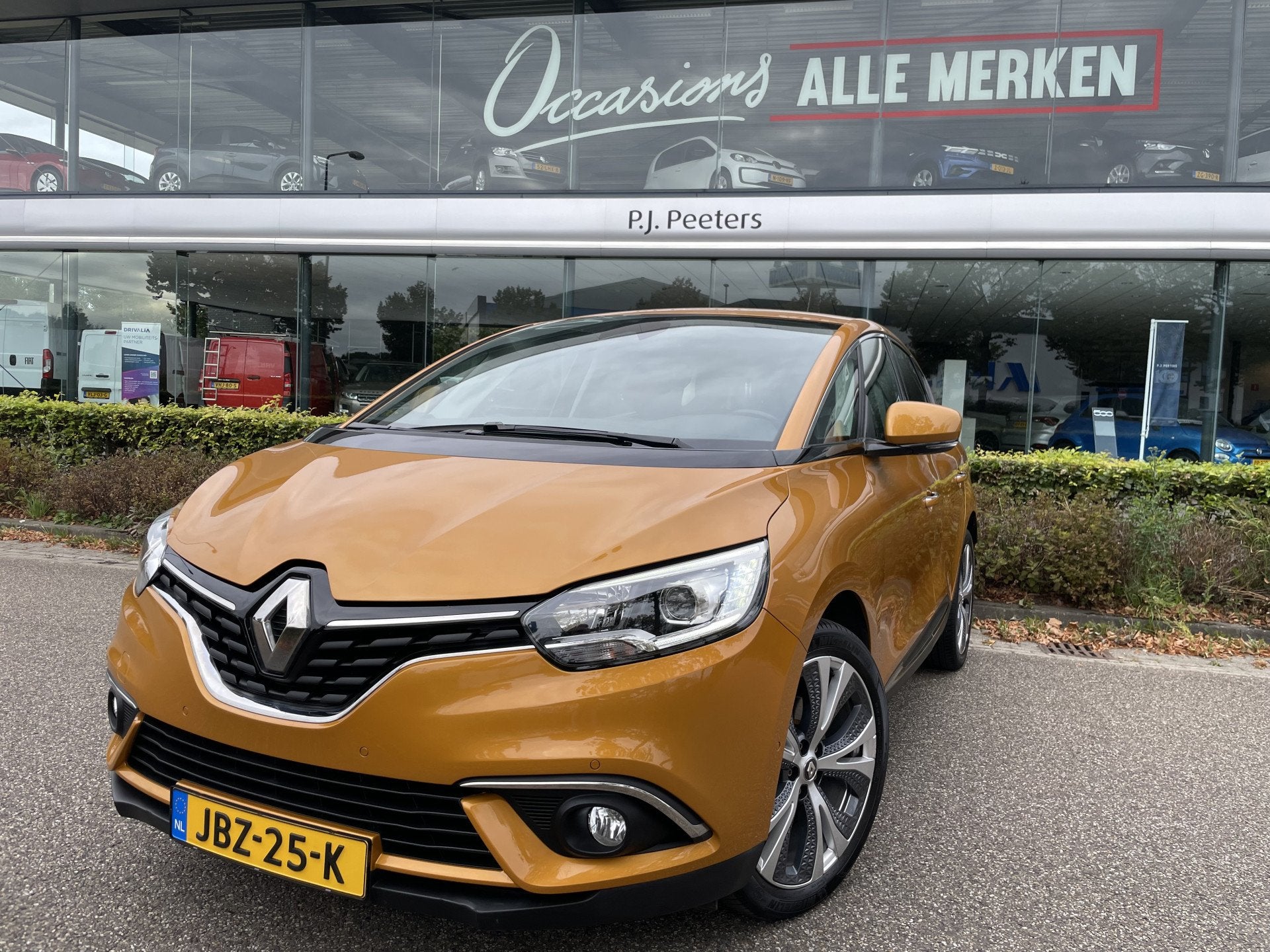 Renault Scénic 1.2 TCe Intens Airco - Cruise control - Park, Auto's, Voorwielaandrijving, Gebruikt, Euro 6, 4 cilinders