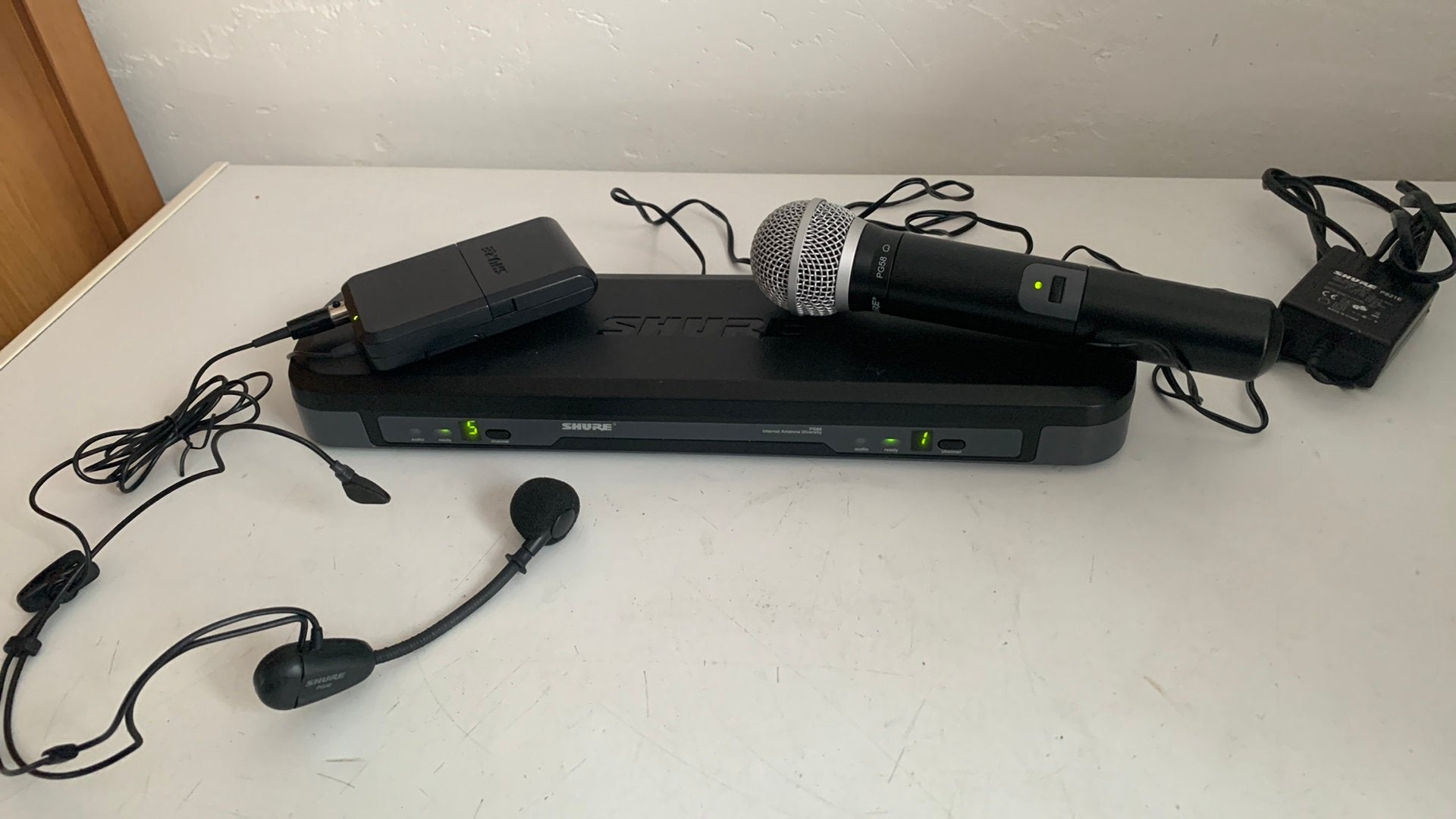 Shure draadloos microfoon, Ophalen of Verzenden, Zo goed als nieuw, Zangmicrofoon, Draadloos
