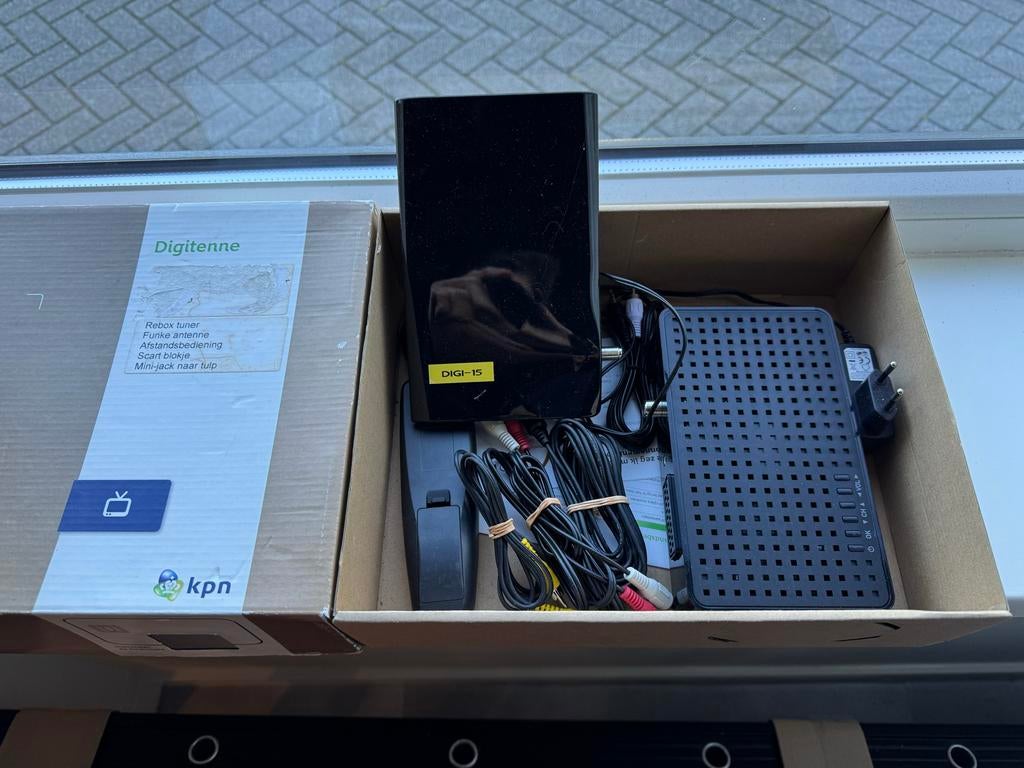 Digitenne set: Rebox tuner, antenne, afstandsbediening, Ophalen of Verzenden, Gebruikt, Decoder