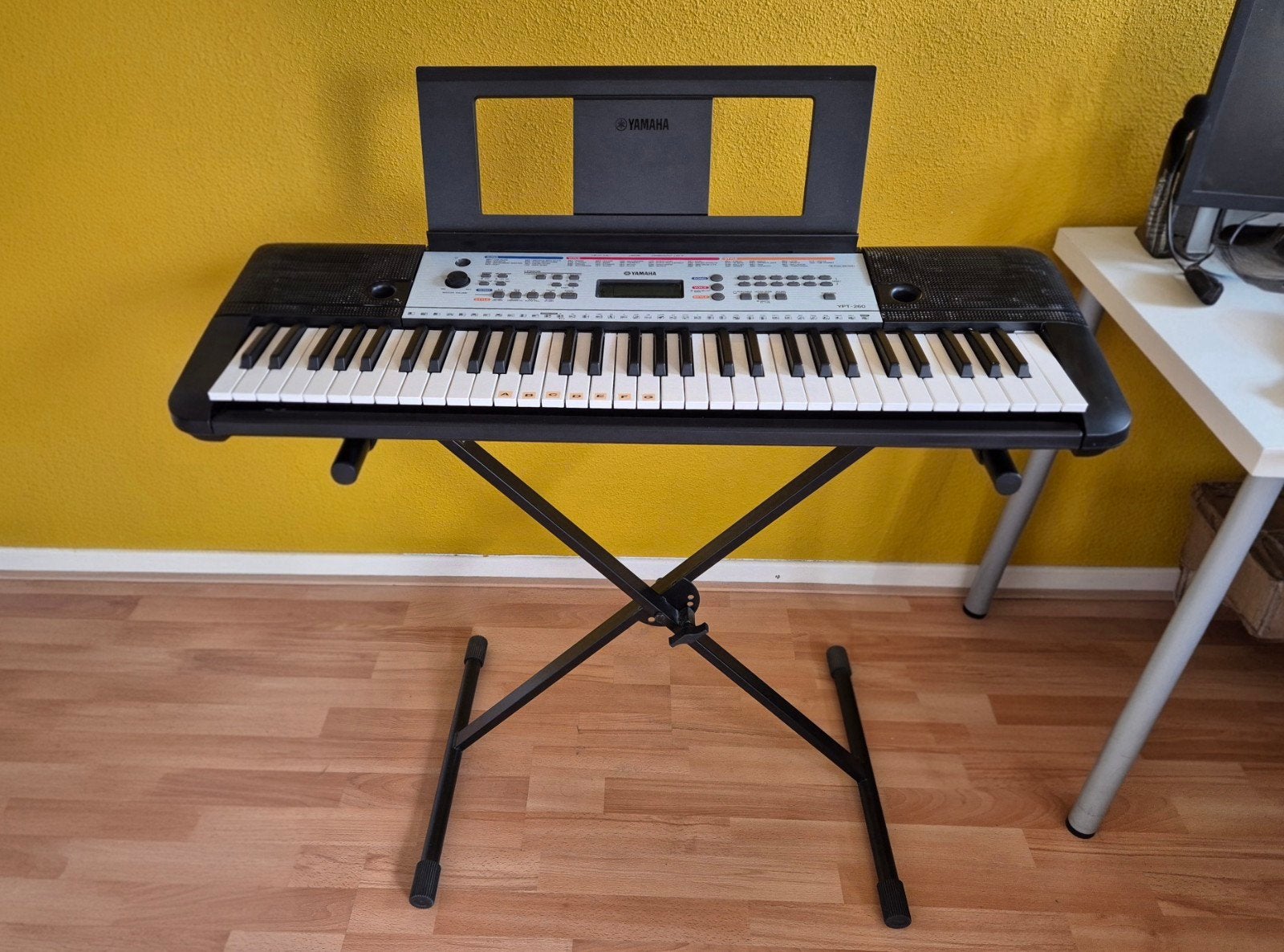 Yamaha YPT260 beginnerskeyboard met standaard, Muziek en Instrumenten, Keyboards, Ophalen, 61 toetsen, Yamaha, Zo goed als nieuw