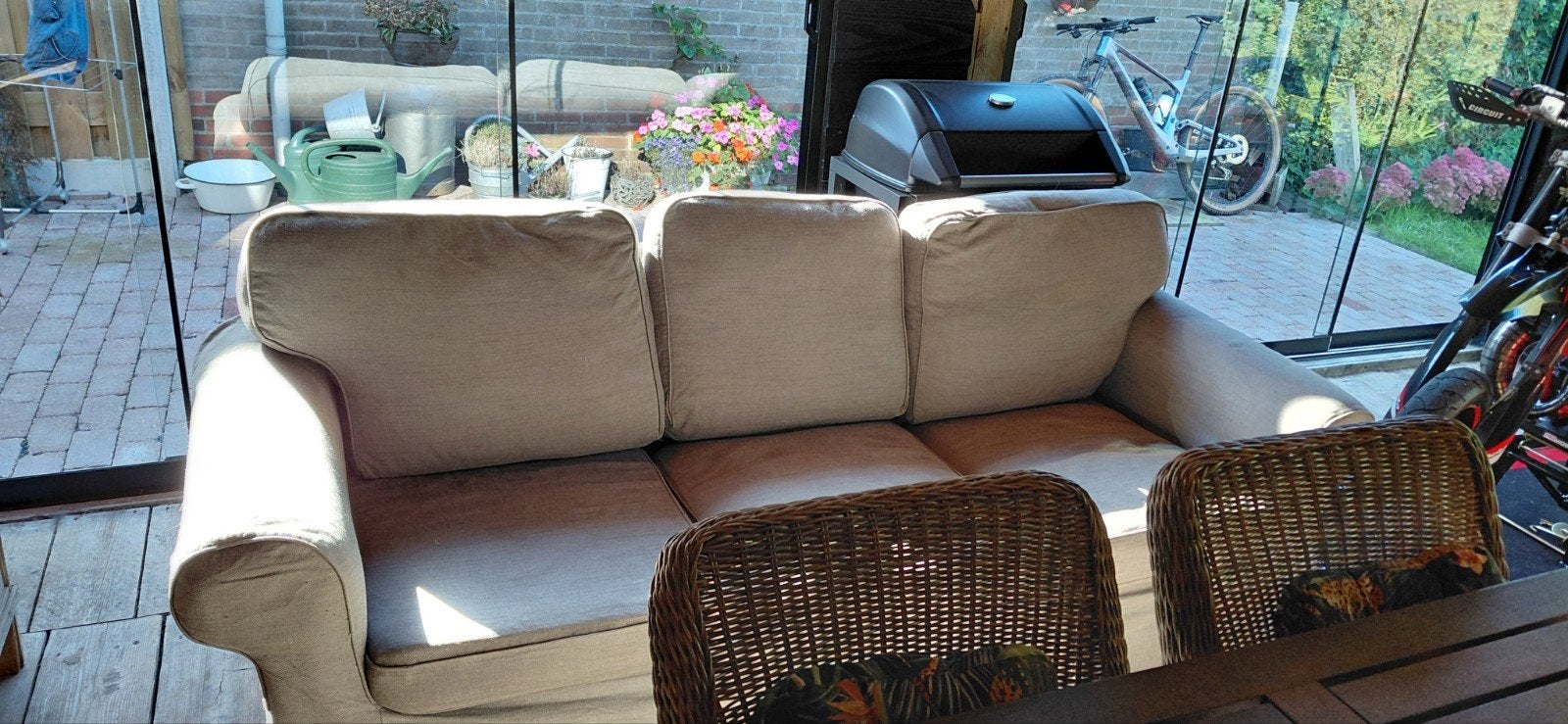 Gratis IKEA Ektorp 3-zitsbank met wasbare hoes - Gratis af t, Huis en Inrichting, Ophalen, Gebruikt, Driepersoons, Rechte bank