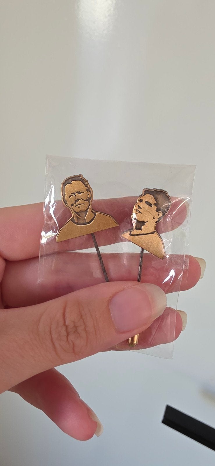 Voetbalhelden Speldjes - Johan Cruijff en Rinus Michels, Verzamelen, Ophalen of Verzenden, Nieuw, Sport, Speldje of Pin
