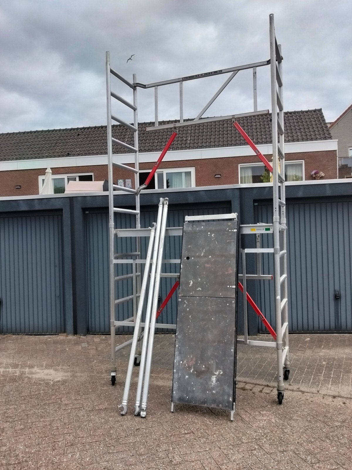 Altrex RS Tower 5 Rolsteiger - Zo goed als nieuw, Doe-het-zelf en Verbouw, Steigers, Ophalen, Zo goed als nieuw, Rolsteiger of Kamersteiger