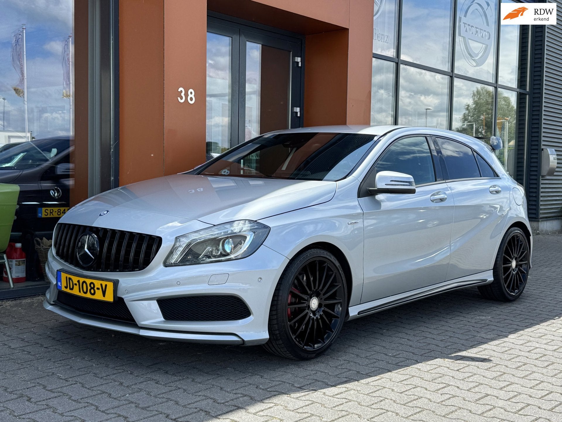 Mercedes-Benz A-klasse 250 Sport automaat|Xenon|Schaalstoel, 730 kg, Gebruikt, Euro 6, 4 cilinders