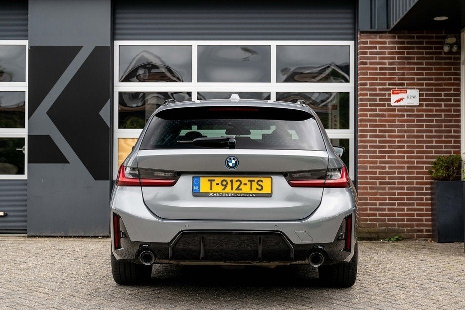 BMW 3 Serie 330 330e Touring M Sport | Panorama | ACC | Harm, 1998 cc, Gebruikt, Zwart, 4 cilinders