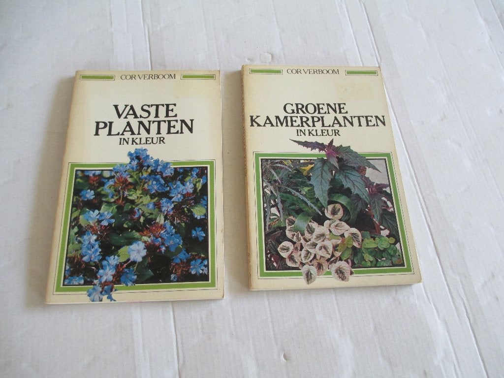 2 boekjes planten - cor verboom, Ophalen of Verzenden, Gelezen, Tuinieren en Tuinplanten