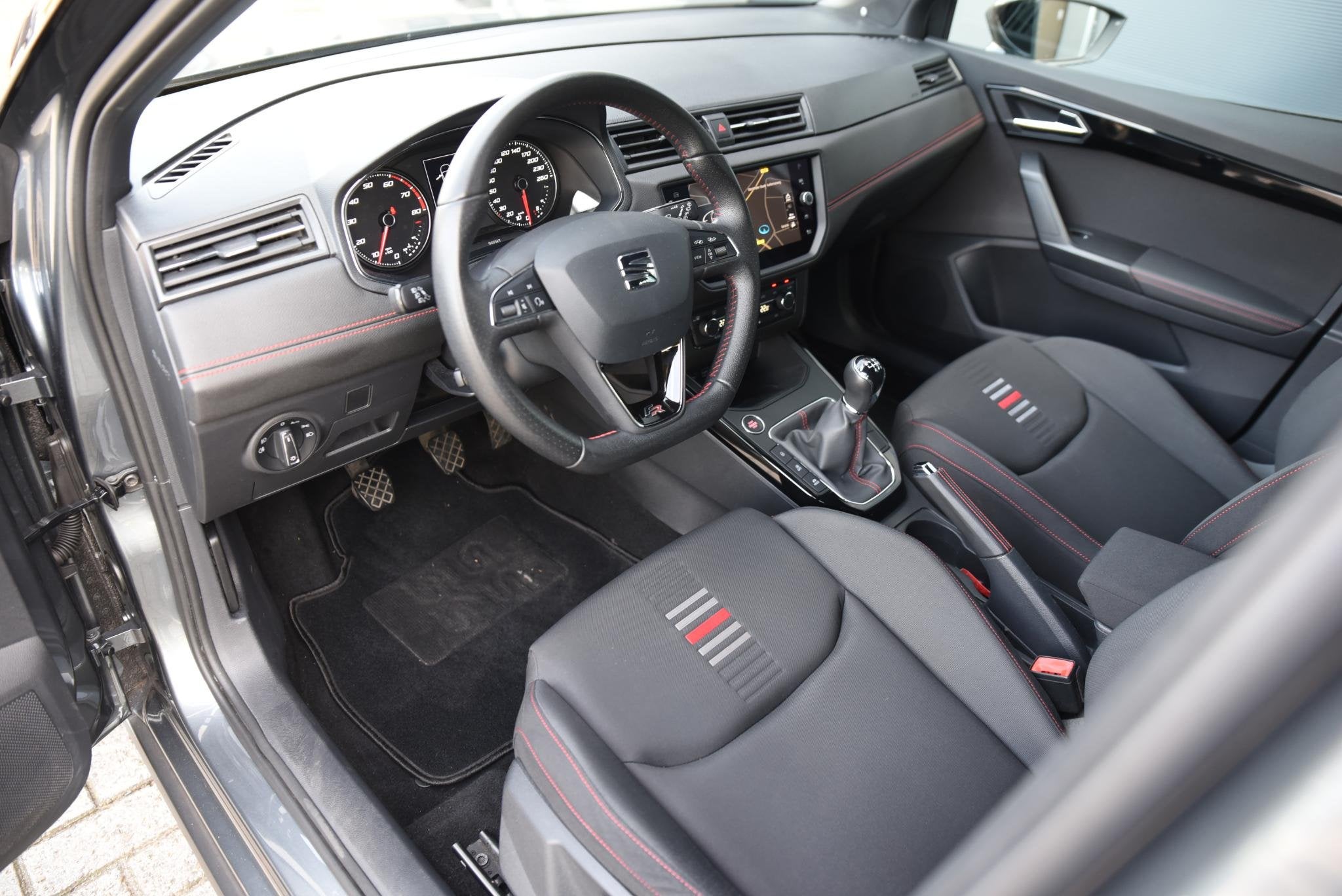 SEAT Arona 1.5 TSI EVO FR, Auto's, Stof, 4 cilinders, 150 pk, 610 kg