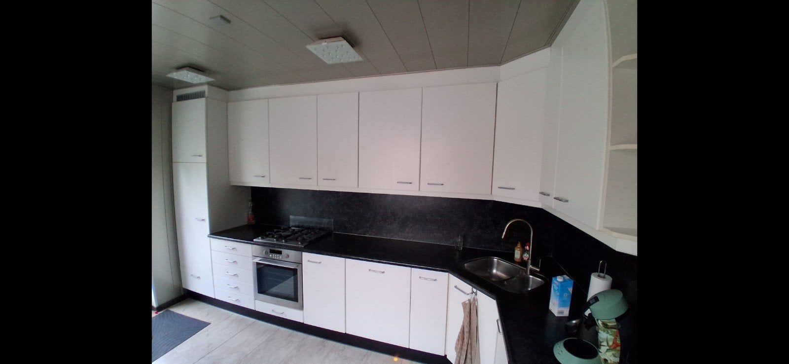 Moderne hoekkeuken met inbouwapparatuur, Huis en Inrichting, Keuken | Complete keukens, Ophalen, Gebruikt, Wit, Hoekkeuken