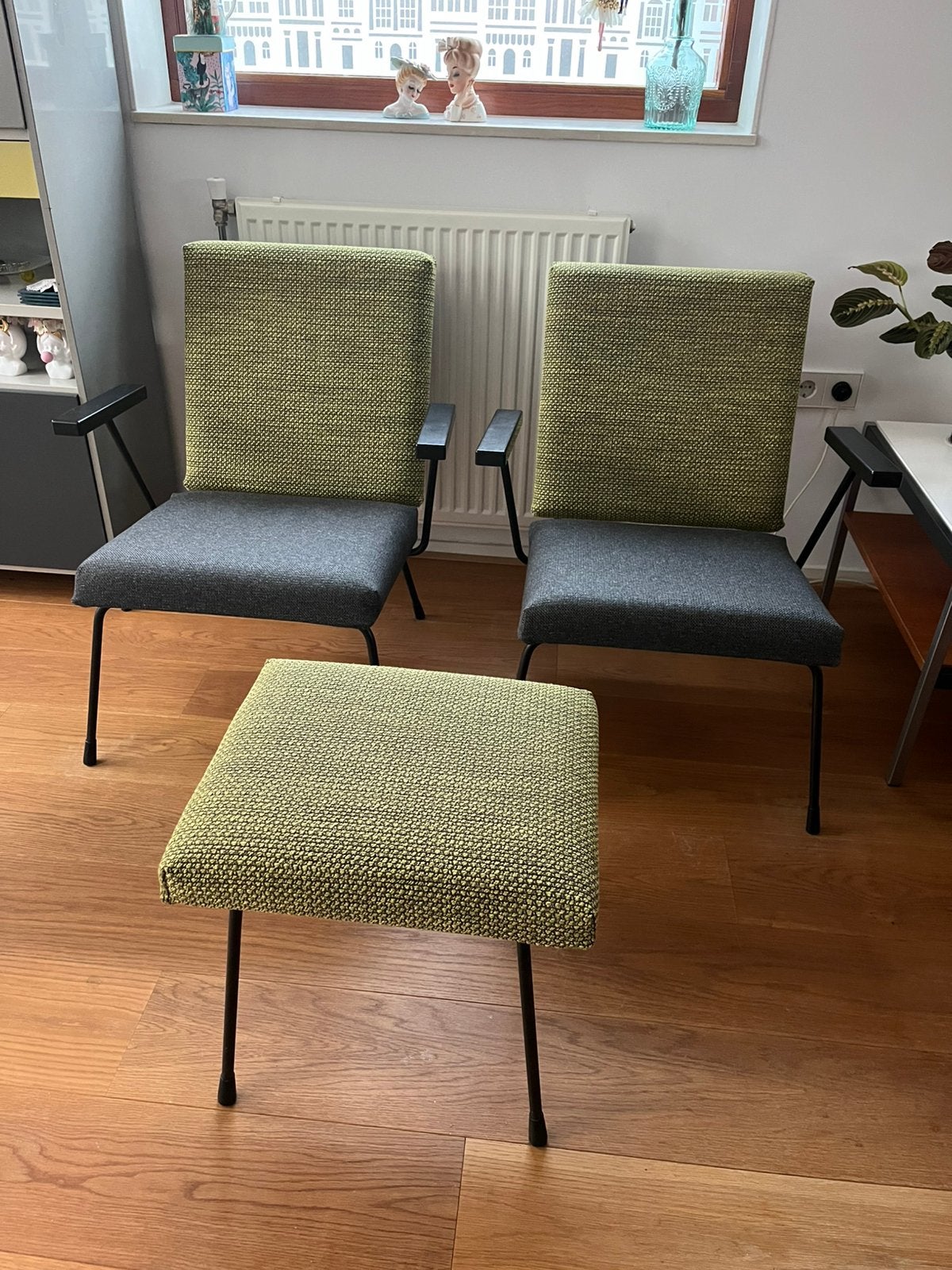 Gispen fauteuils met hocker, Ophalen