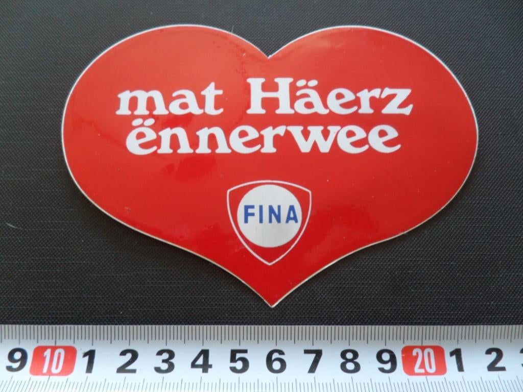 sticker FINA mat häerz ënnerwee, Ophalen, Zo goed als nieuw