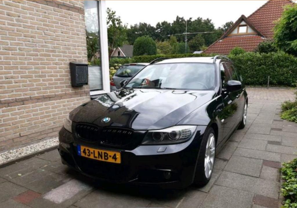 BMW 3-Serie 2.0 318 I Touring 105KW 2008 Zwart, Auto's, BMW, Achterwielaandrijving, Zwart, Navigatiesysteem, Zwart