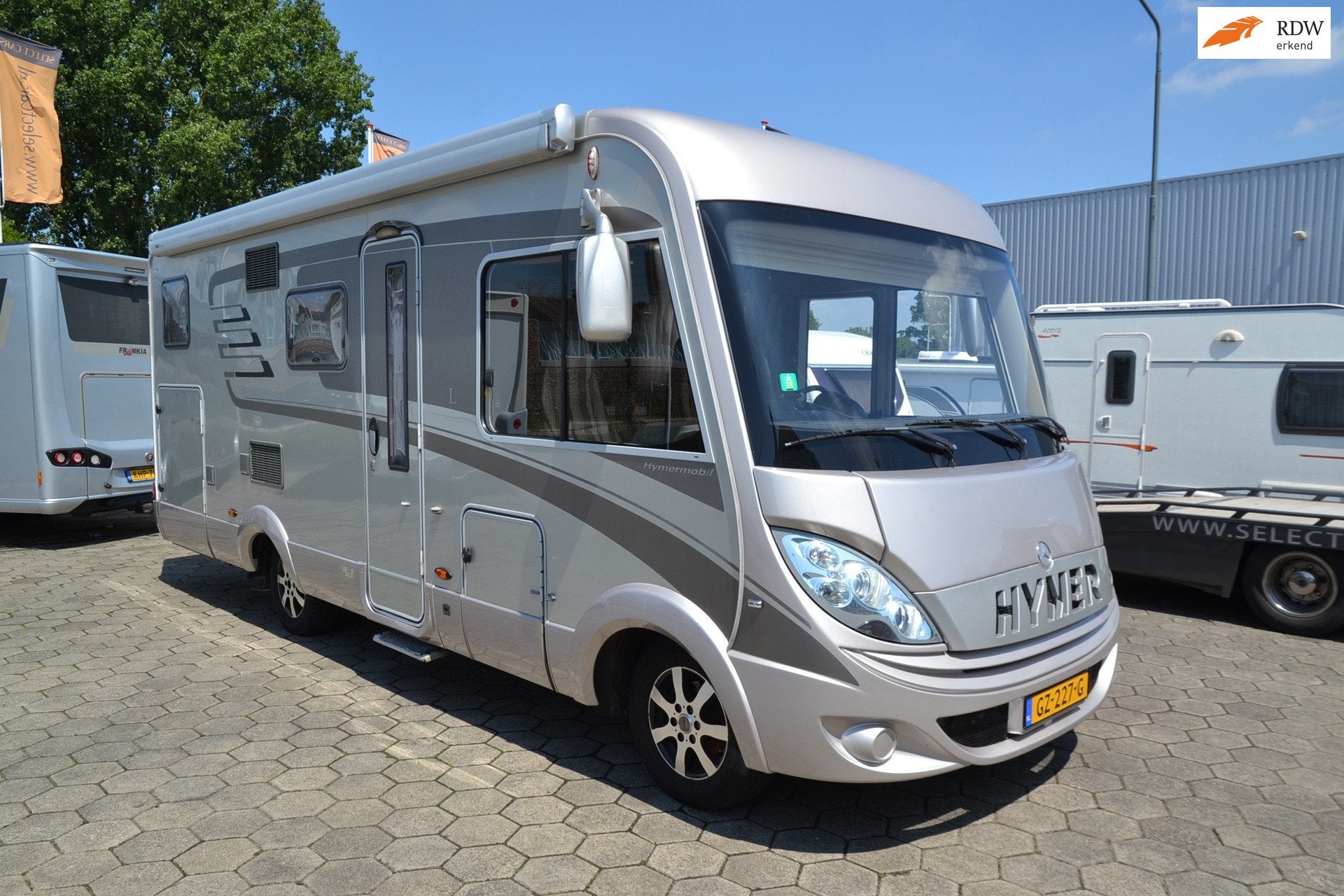 Hymer Eriba B 585 Star-Light - Automaat - 2x Airco - Navi+Ca, Luifel, Ringverwarming, Afzuigkap, 7 tot 8 meter