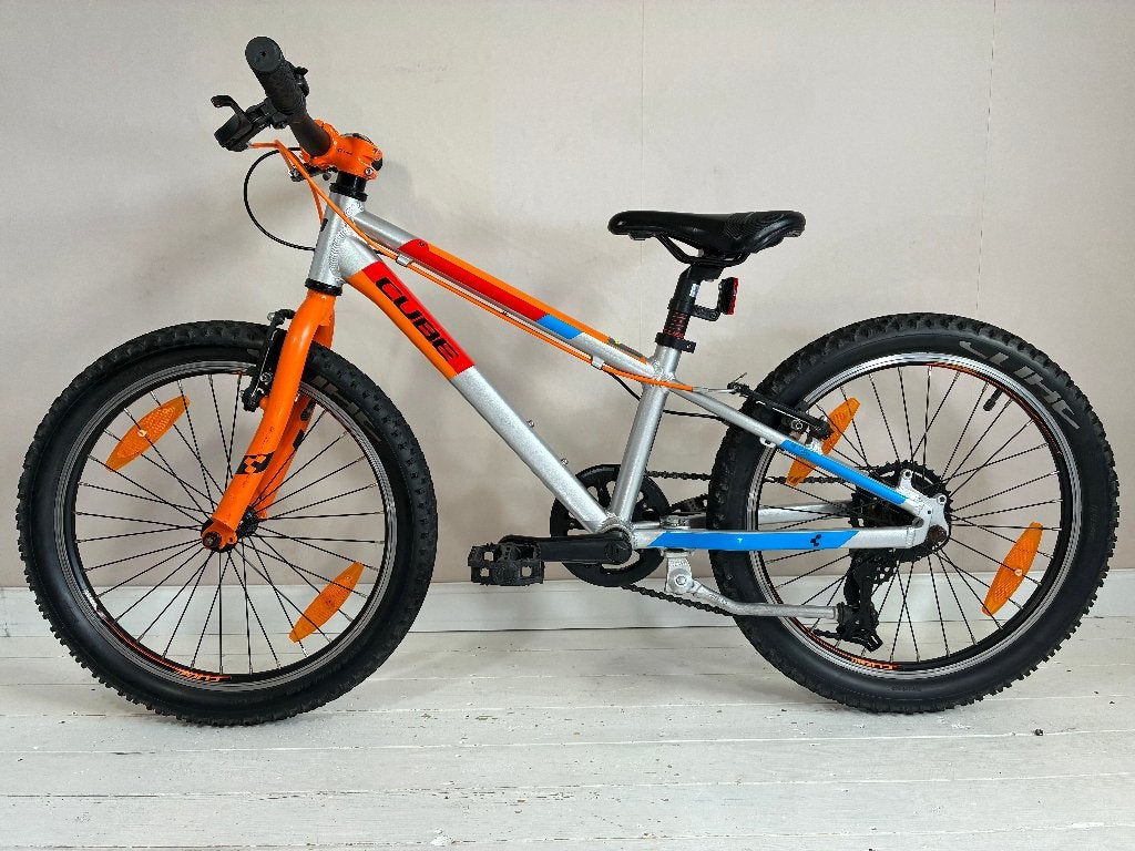 Cube Acid 200, Fietsen en Brommers, Fietsen | Jongens, Gebruikt, 20 inch, Handrem, Versnellingen, Velgrem, Ophalen of Verzenden