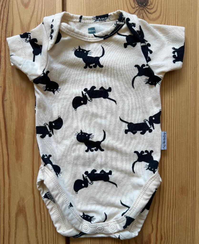 Romper HEMA - Takkie Siepie Creme Zwart - maat 50 / 56, Kinderen en Baby's, Babykleding | Maat 50, Nacht- of Onderkleding, Jongetje of Meisje