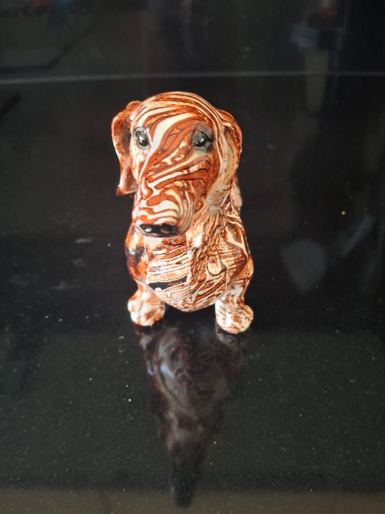 Uniek Teckel Beeldje - Marmerlook Keramiek, Ophalen of Verzenden, Zo goed als nieuw, Hond of Kat, Beeldje of Figuurtje