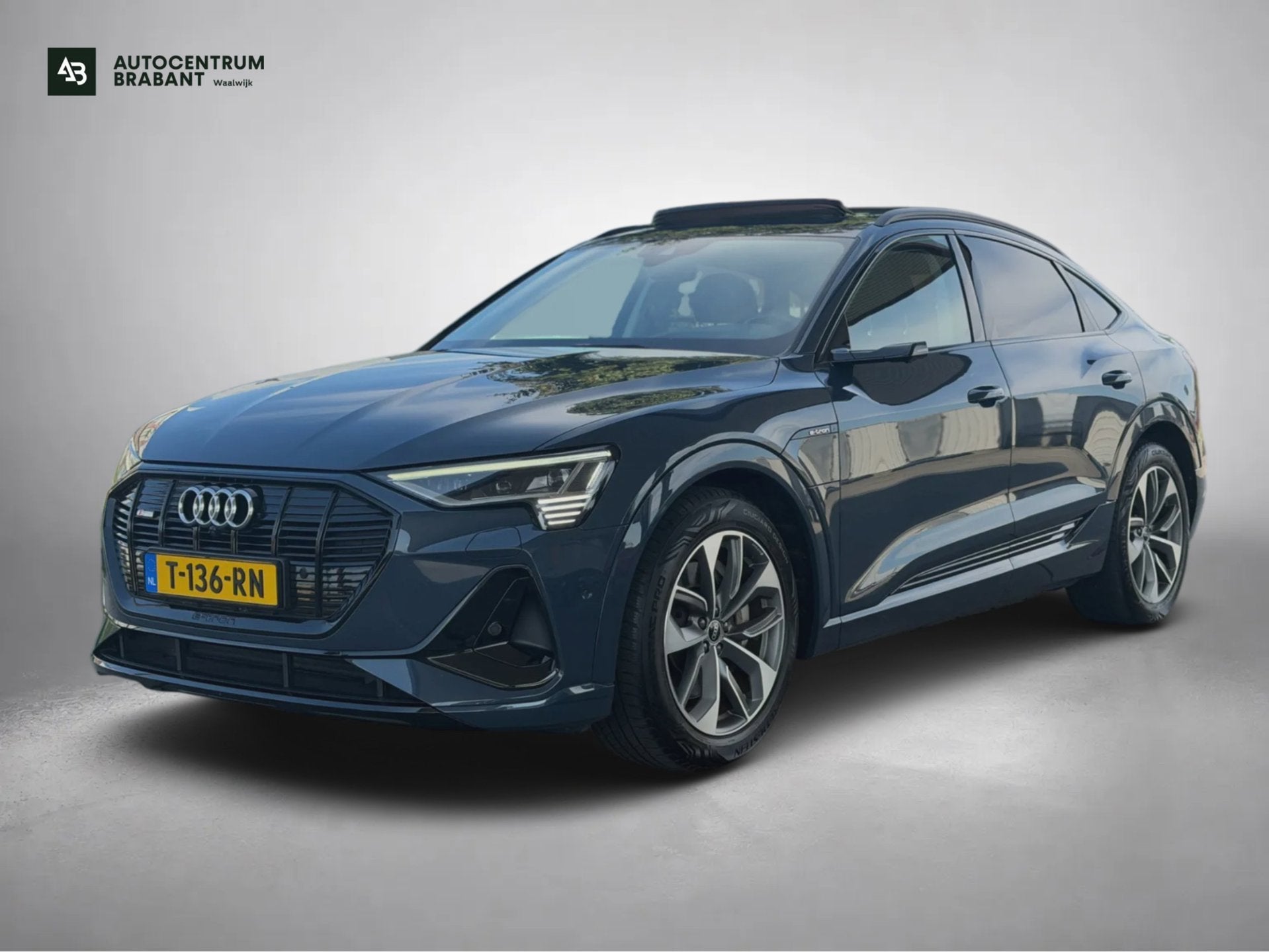 Audi E-tron Sportback 55 quattro S edition 95 kWh 94% SoH (D, Automaat, Zwart, 95 kWh, Blauw