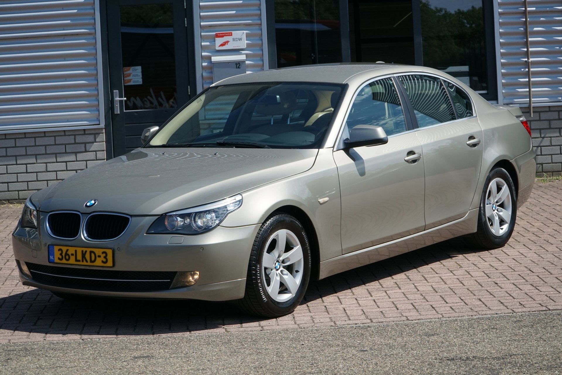 BMW 5-serie 520i LEDER NAVI XENON, Automaat, Dealer onderhouden, Achterwielaandrijving, 4 cilinders