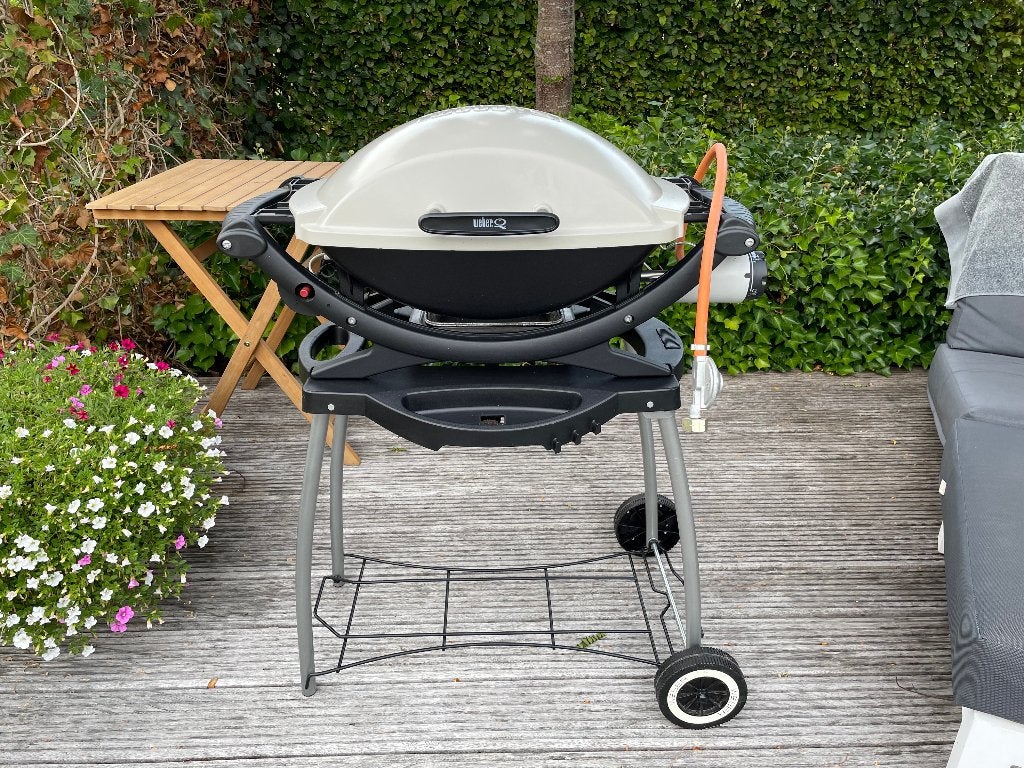 Nieuwe Weber Q200 gas barbeque op onderstel, Tuin en Terras, Gasbarbecues, Ophalen, Nieuw, WEBER BBQ