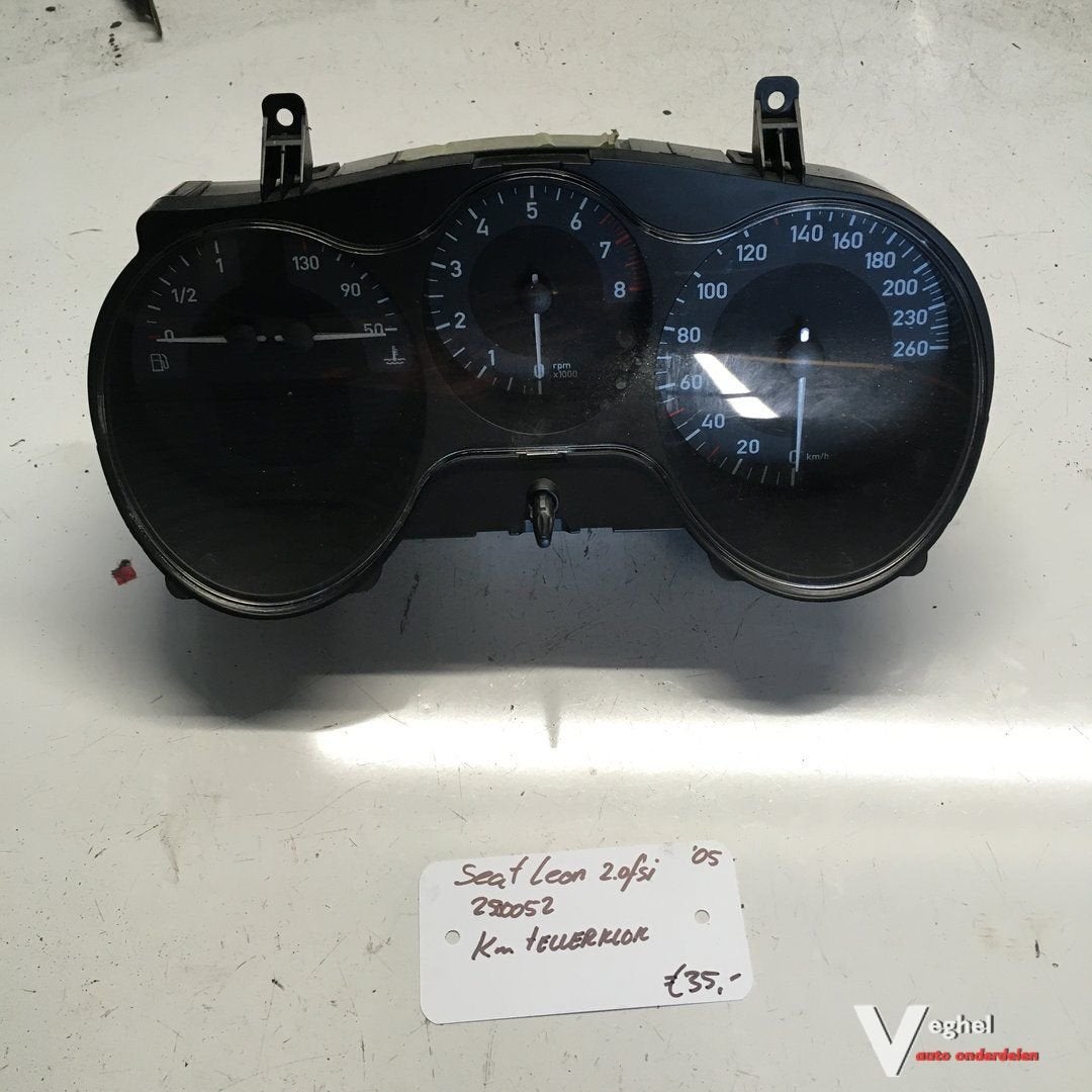 Seat Leon 2.0 fsi 5 drs 2005 2500052   Km Tellerklok  110 08