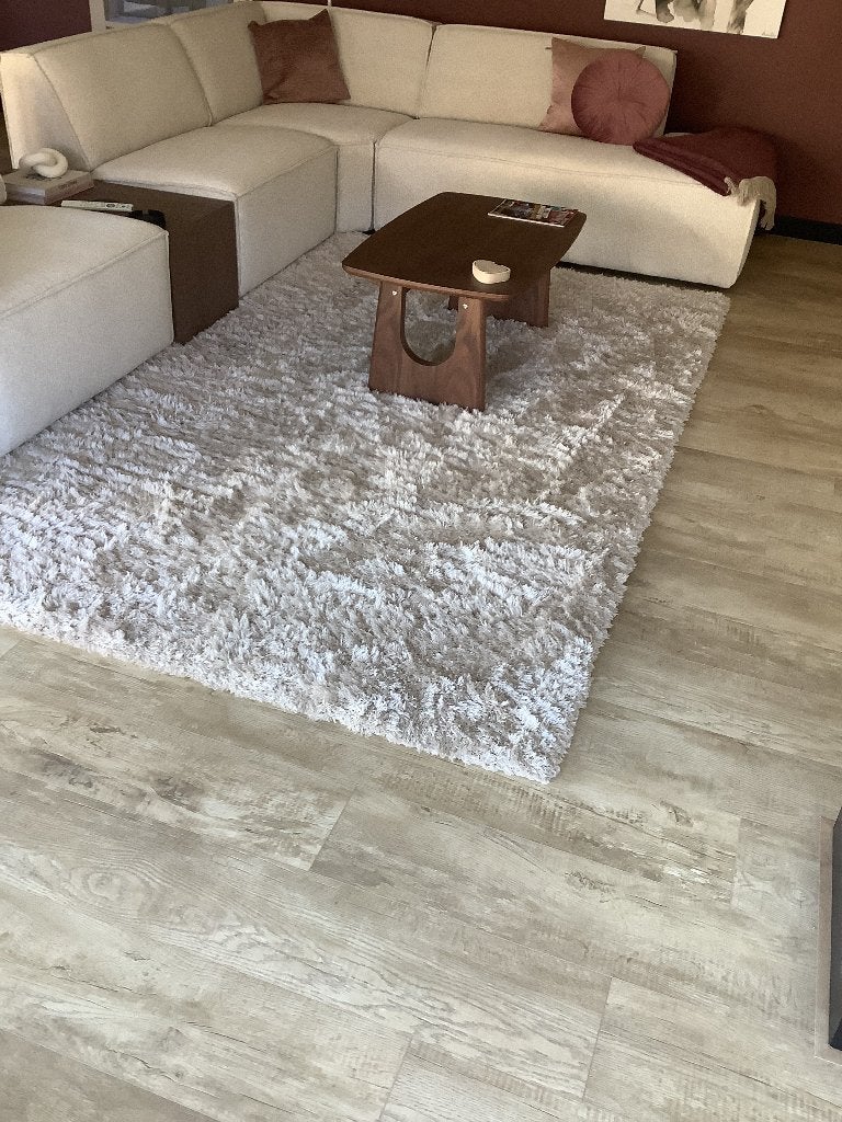 Vloerkleed in off-white kleur, hoogpolig, 200x290 cm, Ophalen, 200 cm of meer, Zo goed als nieuw, 200 cm of meer