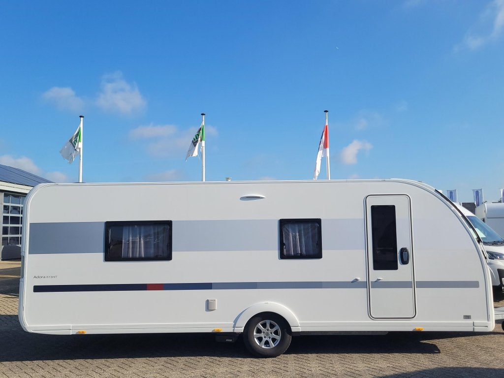 Adria Adora 613 HT MOVER/VOORTENT/NIEUWSTAAT/BT/VLOERVERWARM, Caravans en Kamperen, Rondzit, Bedrijf, Adria, 6 tot 7 meter