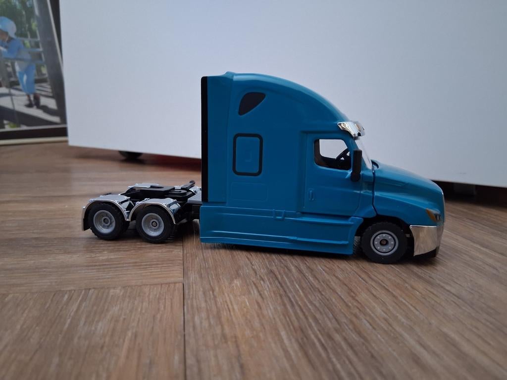Siku freightliner casadia, Ophalen, Bus of Vrachtwagen, SIKU
