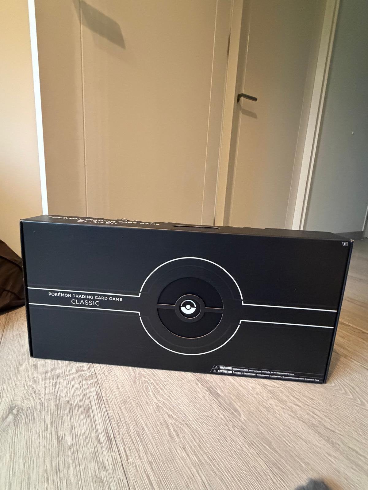 Pokemon classic box leeg luxe speelbord., Ophalen, Nieuw