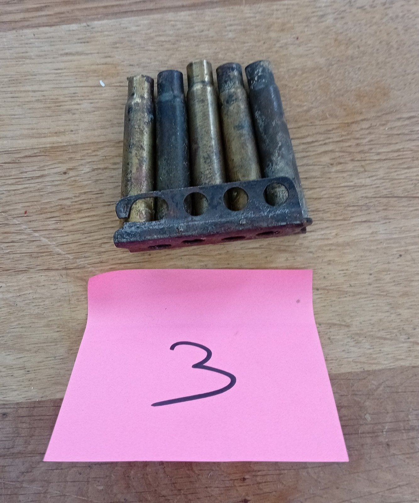 Originele WO2 Britse Lee-Enfield .303 Laderclip met 5 hulzen, Ophalen of Verzenden, Engeland, Hulzen of Bodemvondsten