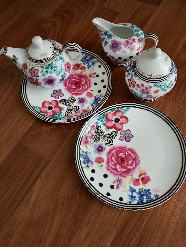 Melli Mello servies met bloemen en vlinders, Ophalen, Overige merken, Overige typen, Zo goed als nieuw