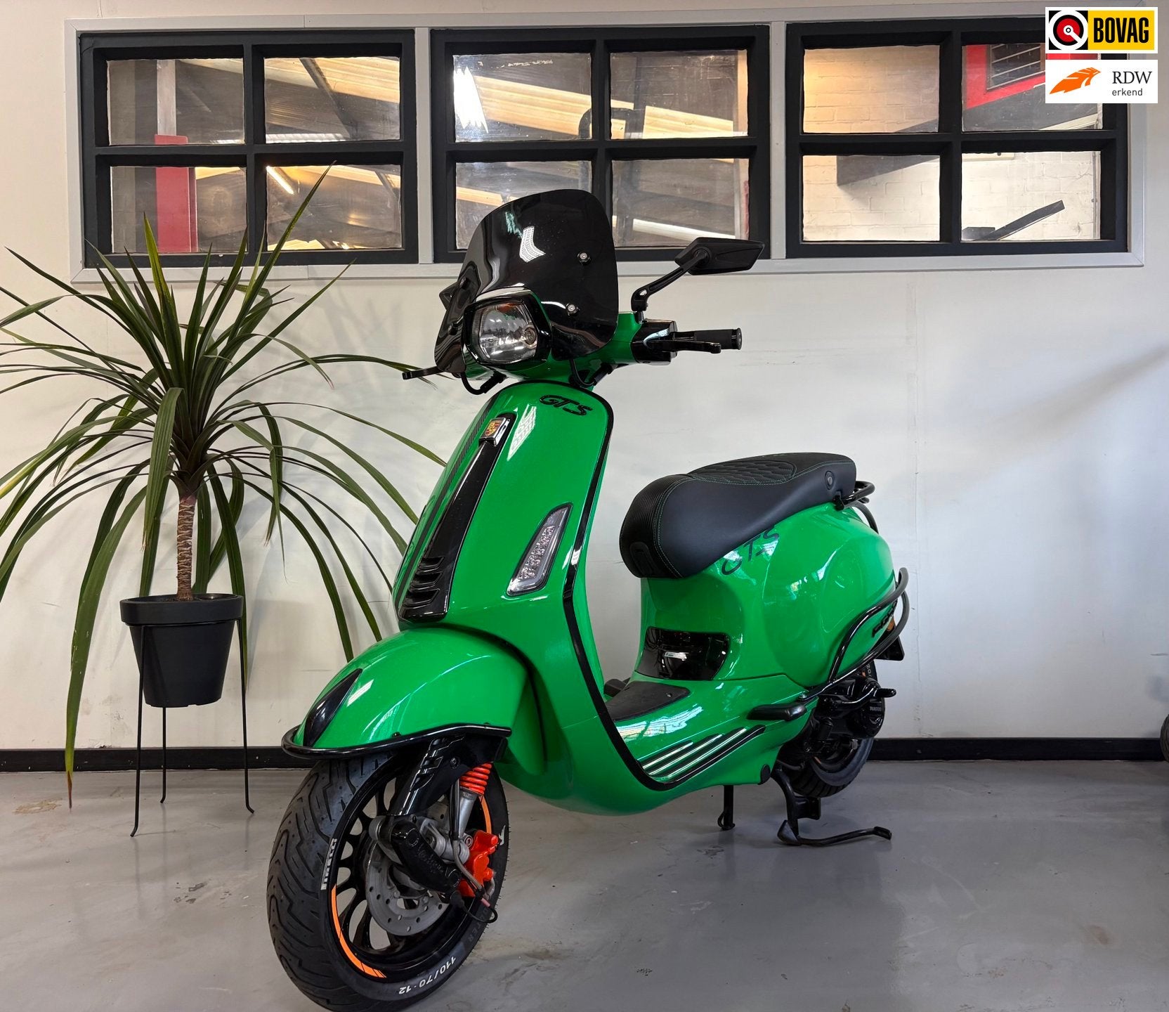 Vespa Snorscooter Sprint 4T Porsche GTS Look, Gebruikt, Van der avoort, Info@vanderavoort.nl, Kreitenmolenstraat 165
5071bd  udenhout , NL