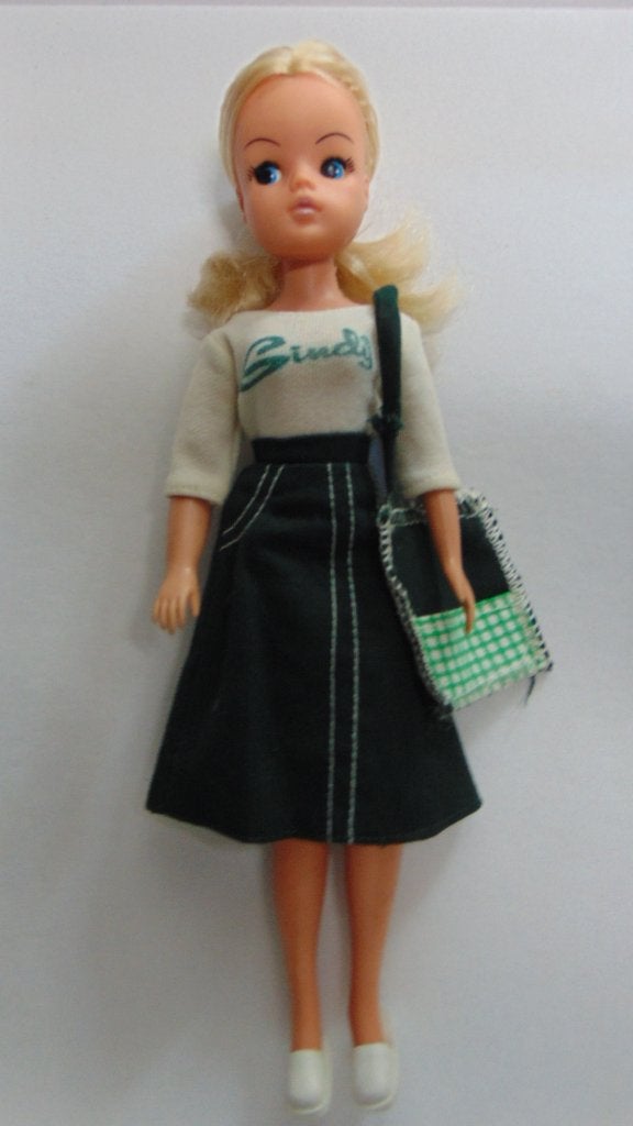 Mooie Sindy in groen wit outfit Mix Match, Verzamelen, Poppen, Ophalen of Verzenden, Gebruikt, Pop