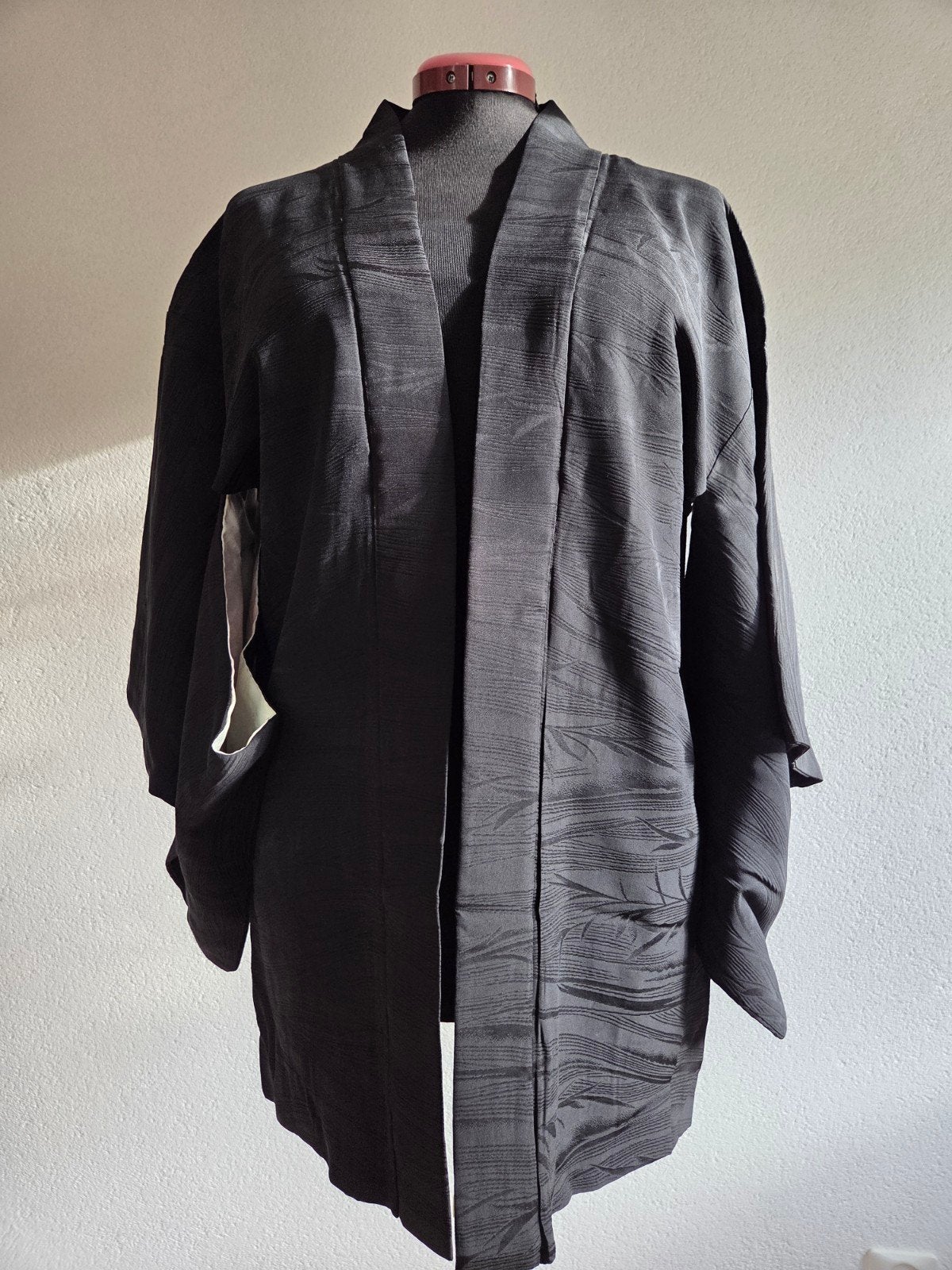 Vintage Japans Haori Kimono Jas - Zwart met roze/wit patroon, Vintage Japans, Ophalen of Verzenden, Zo goed als nieuw