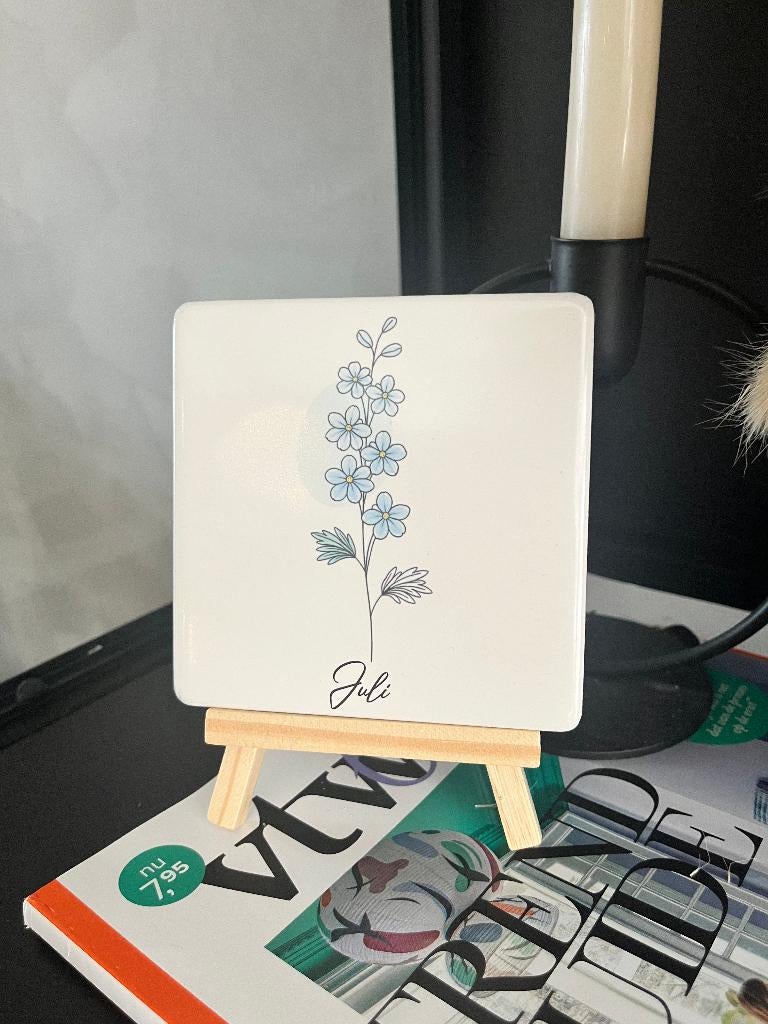 Tegeltje met print 10x10cm - geboortebloem juli, Huis en Inrichting, Woonaccessoires | Wanddecoraties, 10 cm, Modern, Nieuw, Decoratieobject