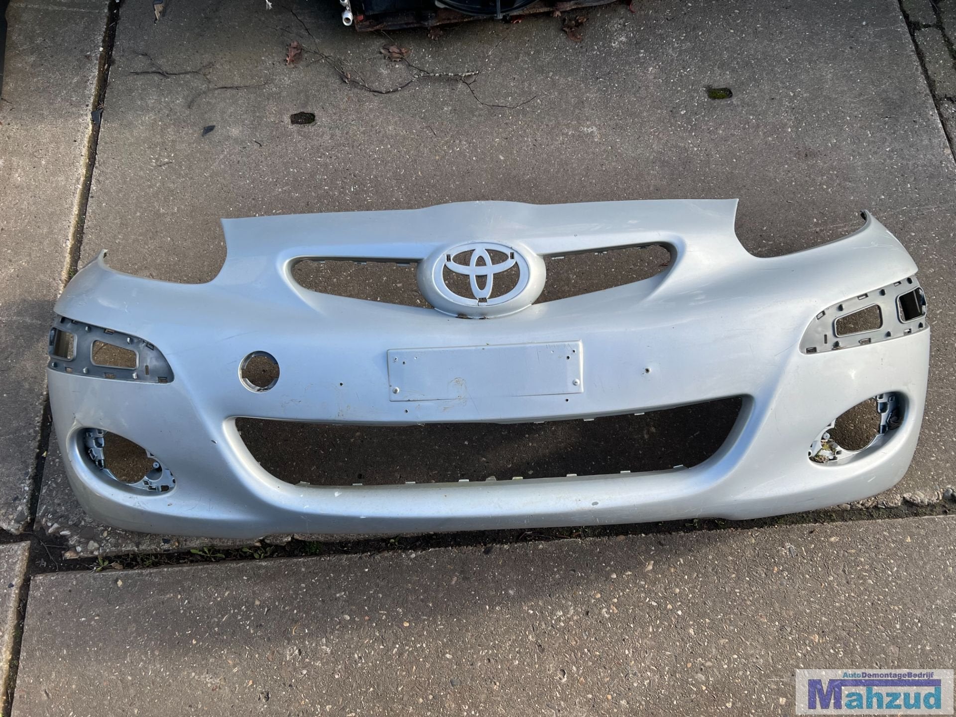 TOYOTA AYGO Zilver grijs voorbumper 2005-2014, Info@toyota.co.jp, Gebruikt, Toyota Motor Corporation, Toyota